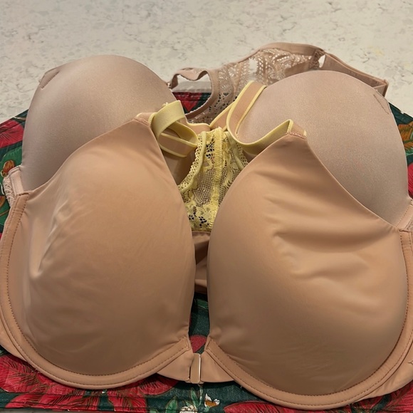 Victoria's Secret Other - Victoria’s Secret and Paramour bras